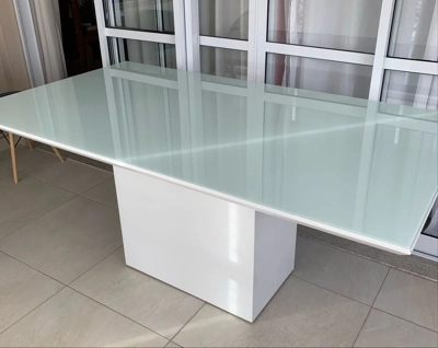 Tampo de vidro branco para mesa retangular